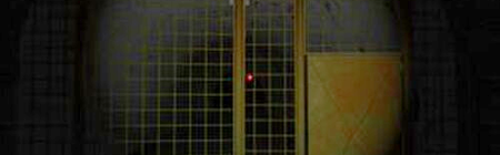 塞がれた廃トンネル